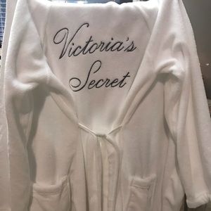 VS robe! Knee length ❤️